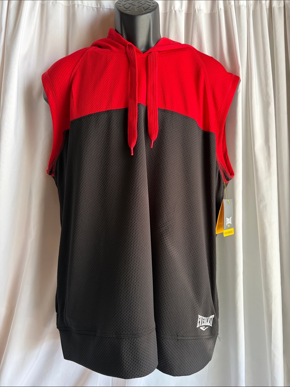 Everlast Red and Black Sleeveless Hooded Athletic Tank